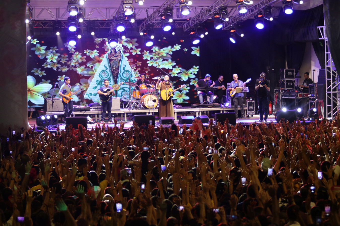 Frei Gilson volta ao Círio Musical para uma noite de oração e louvor a Nossa Senhora de Nazaré