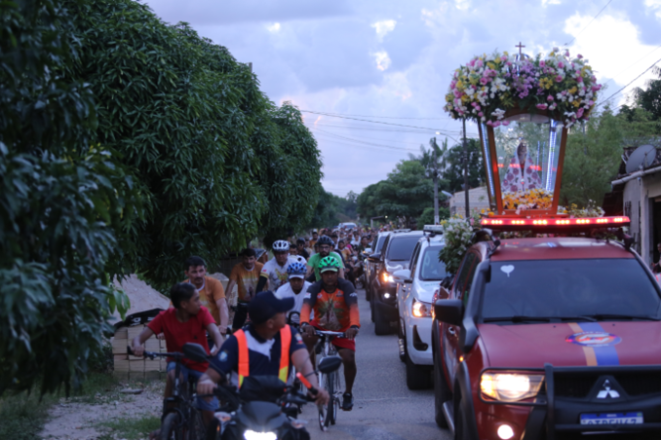 Fé e emoção marcam a passagem da Imagem Peregrina de Nossa Senhora de Nazaré por quatro municípios do Pará